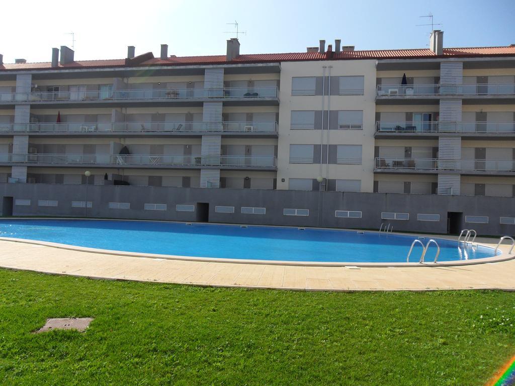 Alojamentos Campo & Mar - T1 Com Piscina Sao Martinho do Porto Luaran gambar